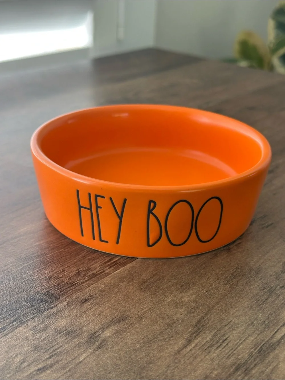 NWT Rae Dunn “HEY BOO” Halloween Pet Bowl Orange Ceramic | Cat or Dog 🎃